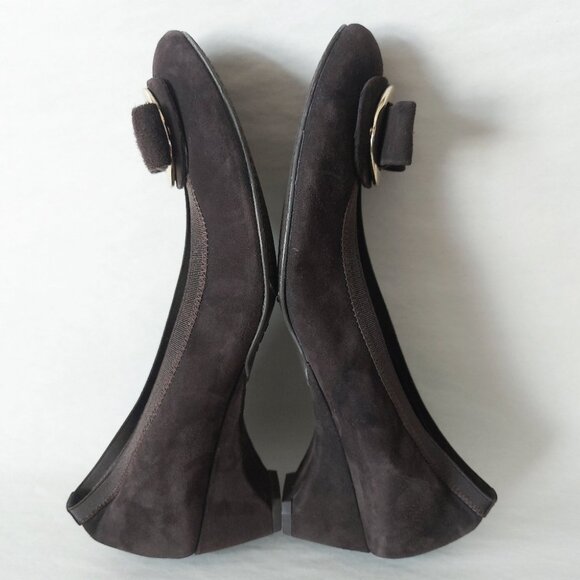 Stuart Weitzman Beaudelair Suede Pump Size 8 Hidden Wedge Bow Low Heel Slip-on - Picture 7 of 13